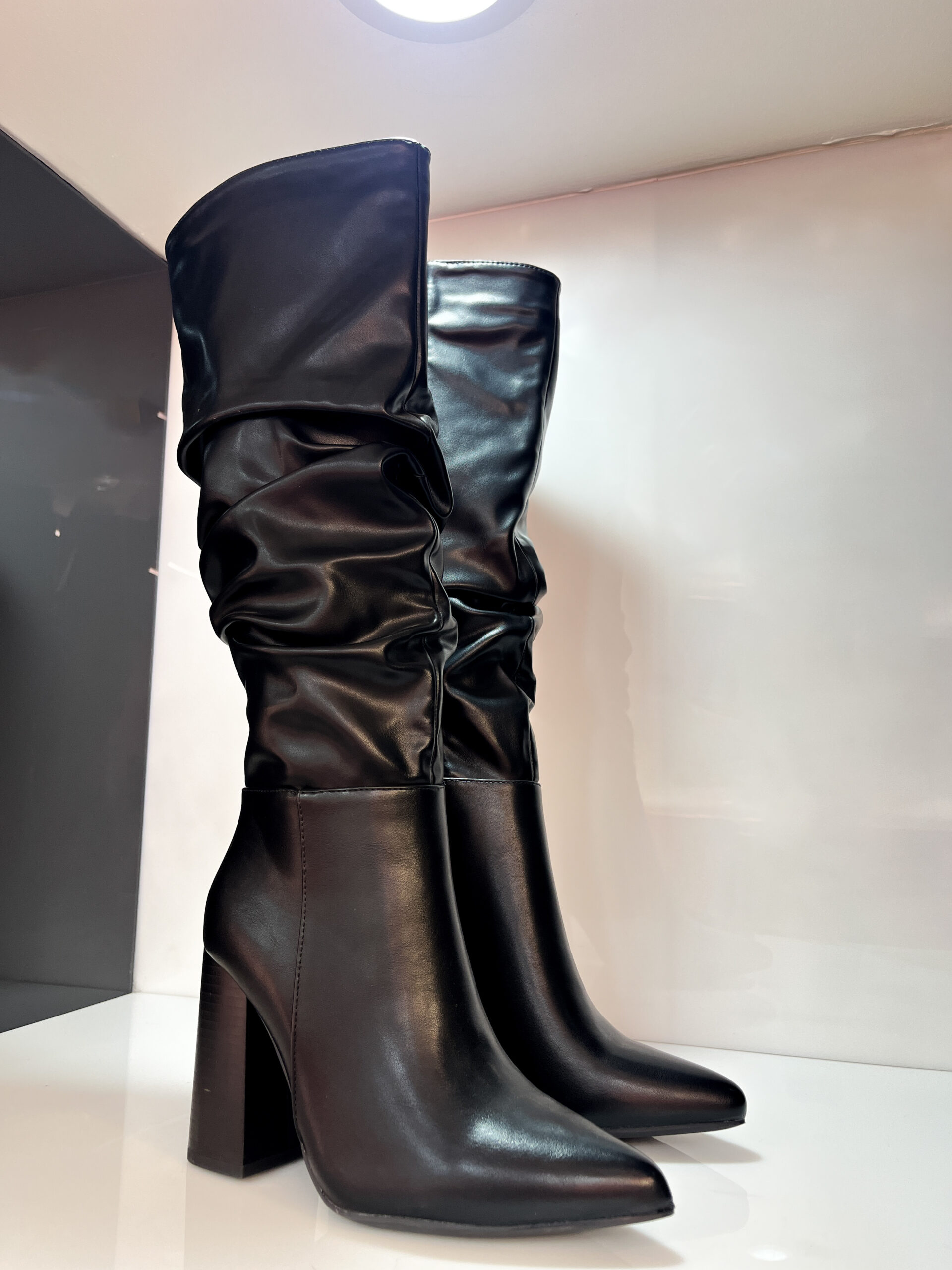 BOTA ARRUGADA 002 - Imagen 2