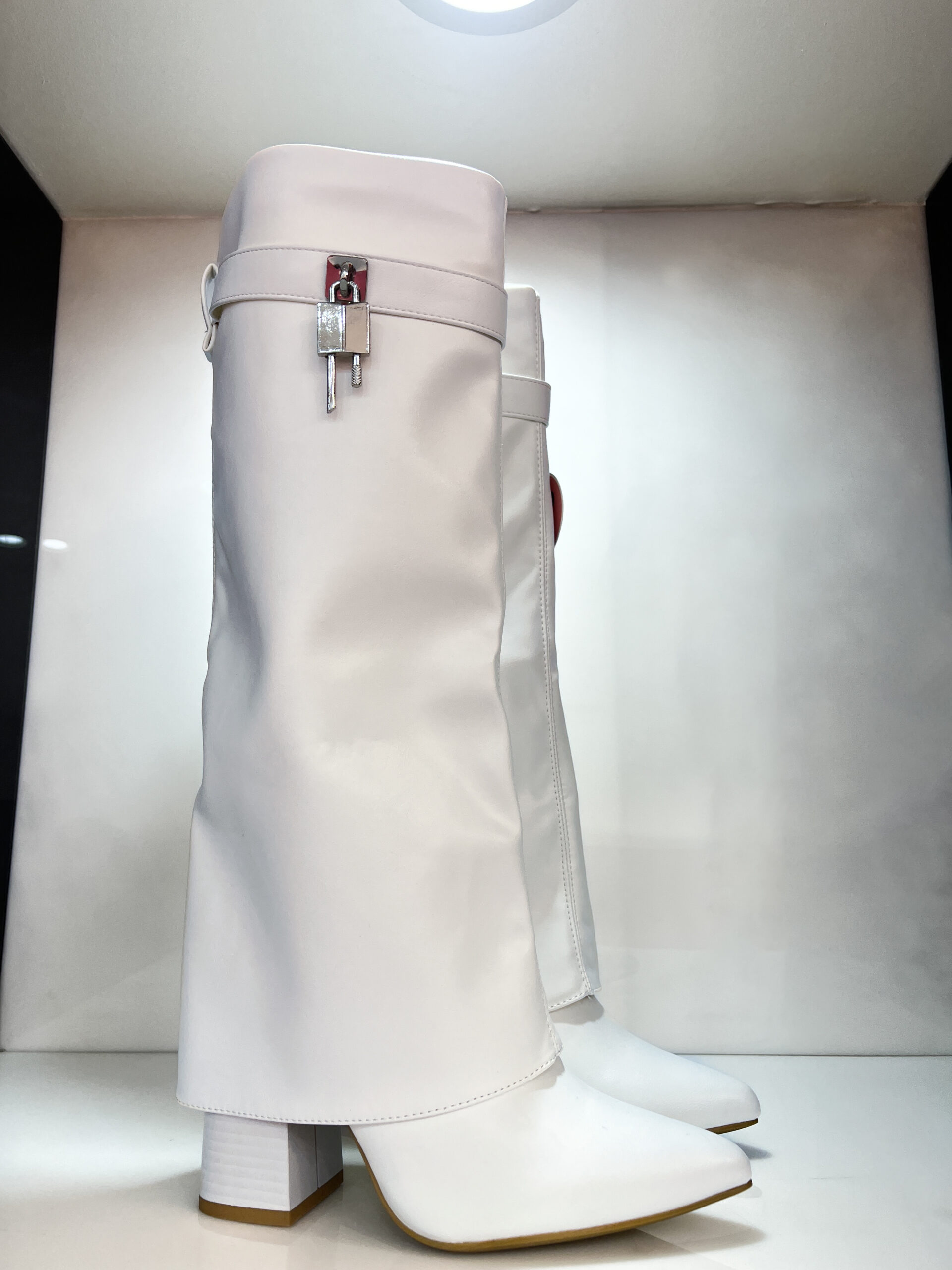 BOTA TACO CANDADO