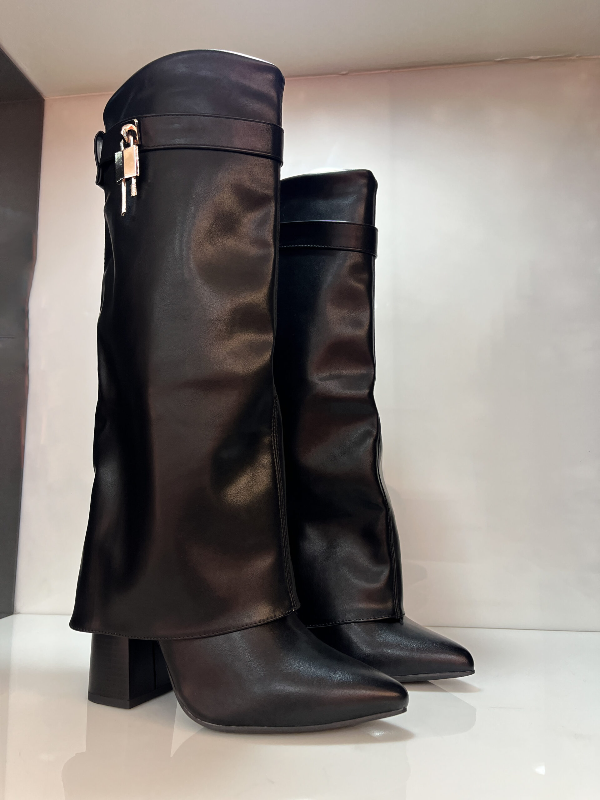 BOTA TACO CANDADO NEGRO