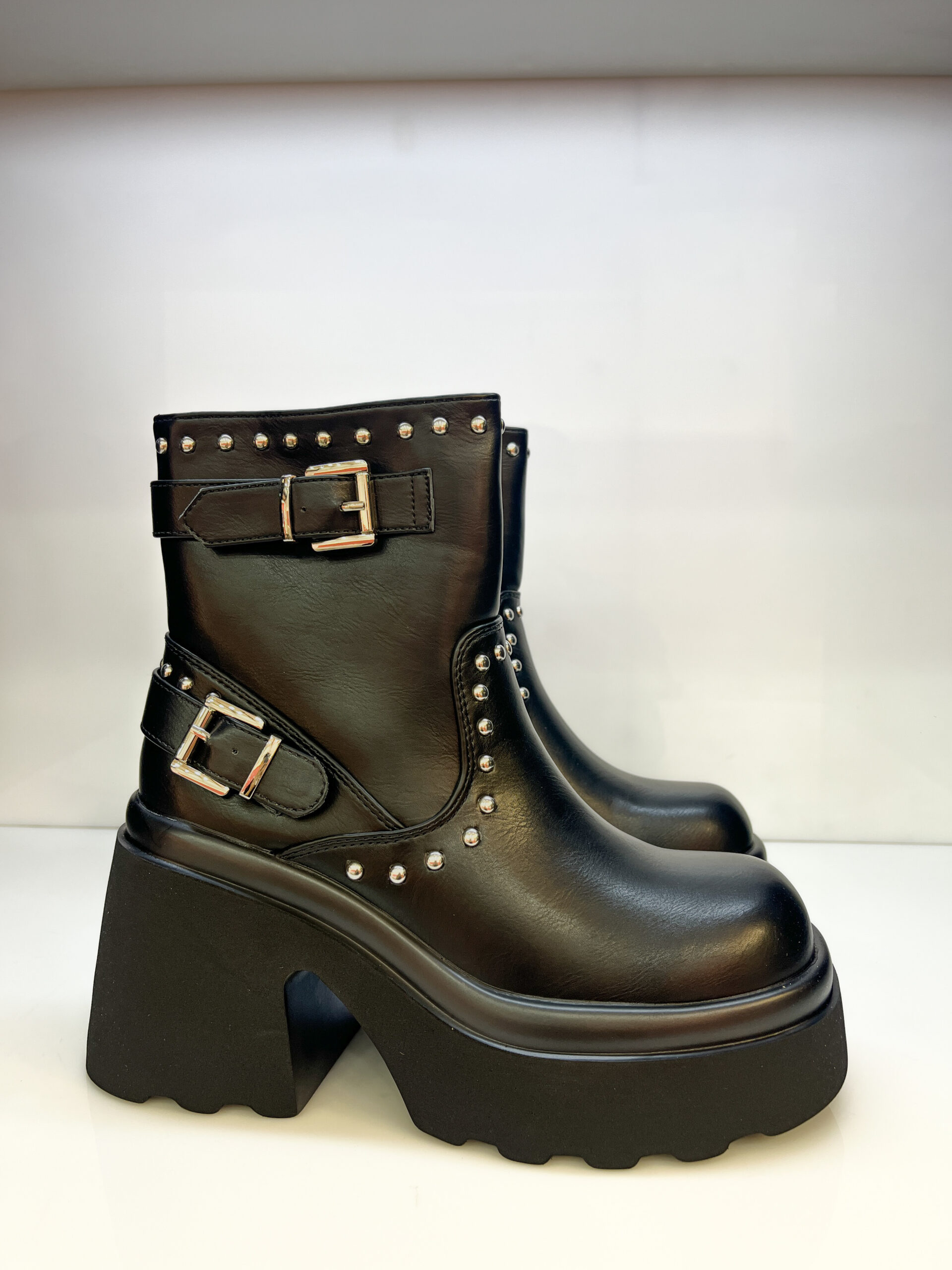 BOTIN CORTO ECOCUERO PLATAFORMA
