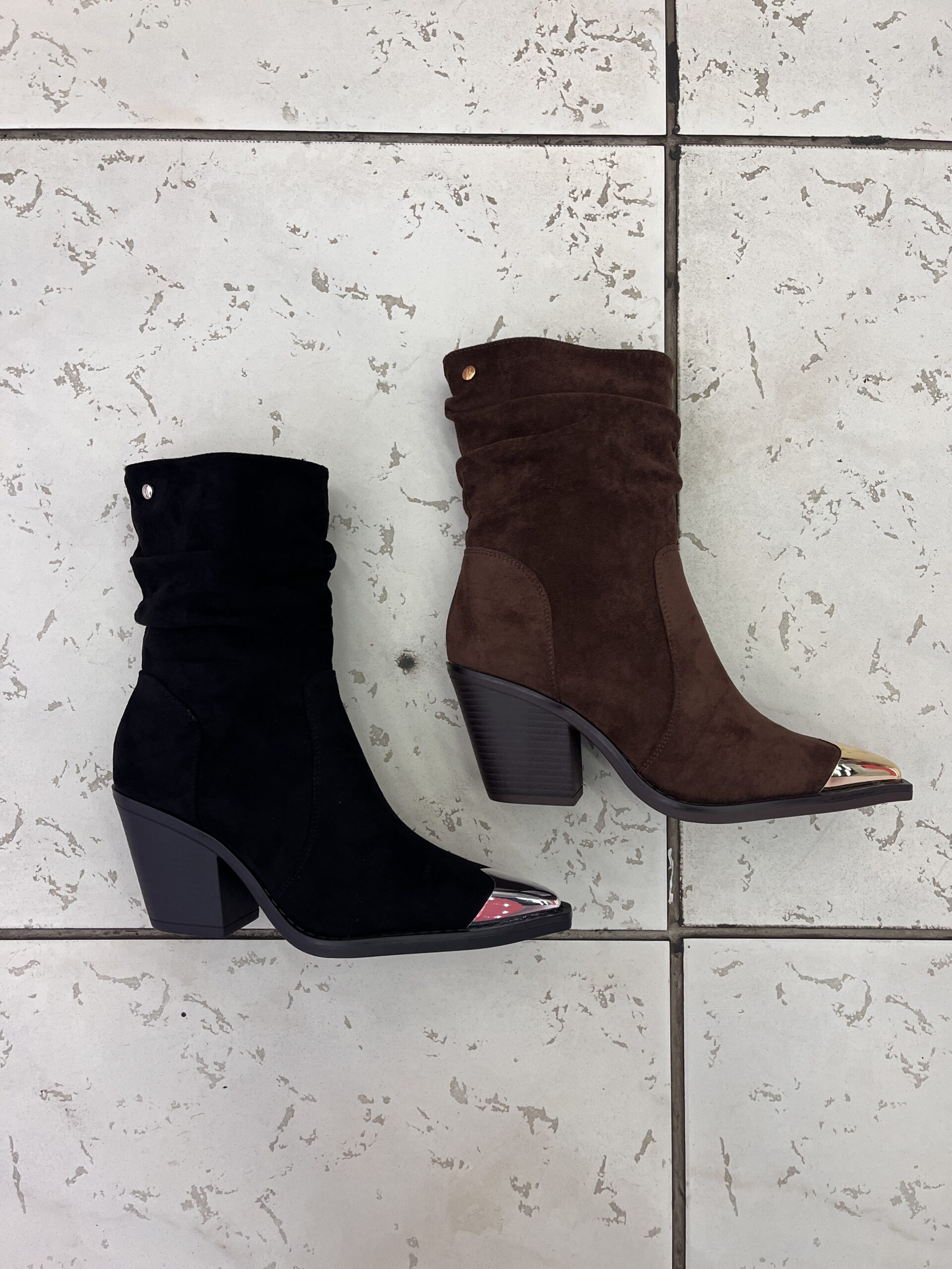 BOTIN GAMUZA PUNTA METALICA
